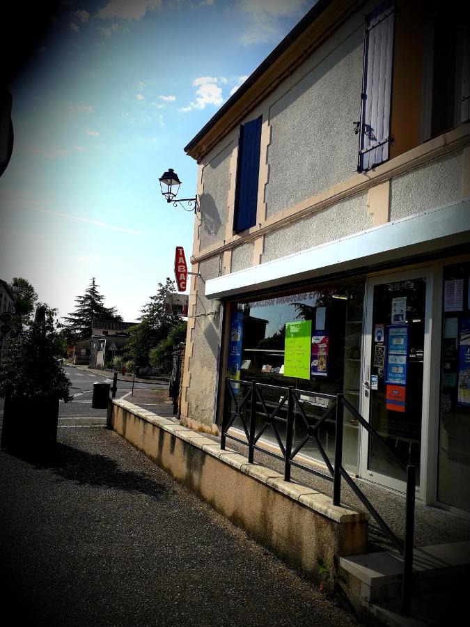 B&B Chez Annie Saint-Martin-de-Gurçon エクステリア 写真