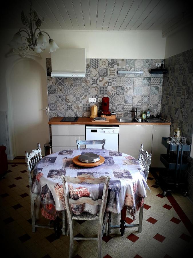 B&B Chez Annie Saint-Martin-de-Gurçon エクステリア 写真